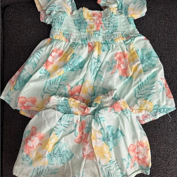 Janie and Jack Floral Smocked Set. - Picture 4 of 4